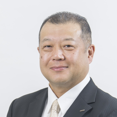 生田 靖人 氏